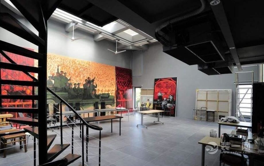 重庆男子为求婚打造幽灵古堡 创意画室装修效果图